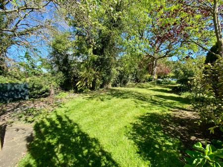 4 bedroom Detached house for sale in SOLD BY NEWTON FALLOWELL - Church Lane, Muston