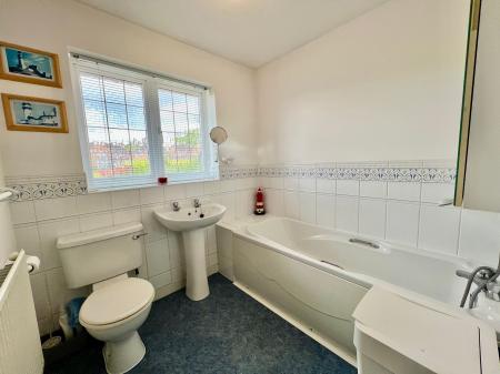 3 bedroom Detached house for sale in SOLD BY NEWTON FALLOWELL - Riber Close
