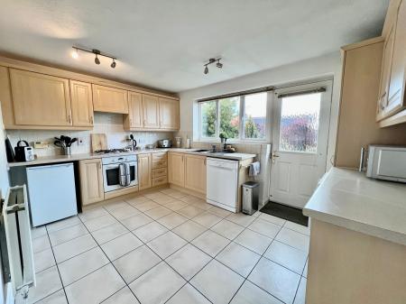 3 bedroom Detached house for sale in SOLD BY NEWTON FALLOWELL - Riber Close
