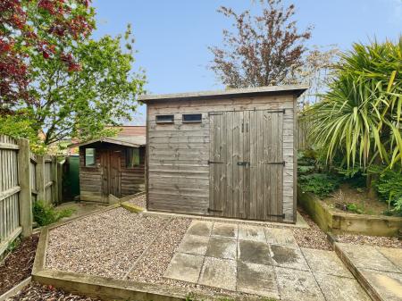 3 bedroom Detached house for sale in SOLD BY NEWTON FALLOWELL - Riber Close