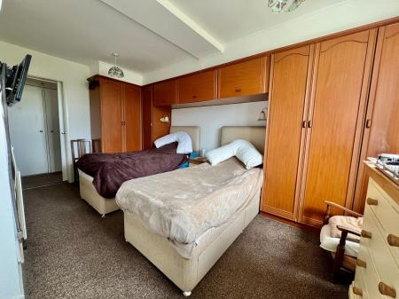 4 bedroom Detached house for sale in Reedings Road, Barrowby, NG32