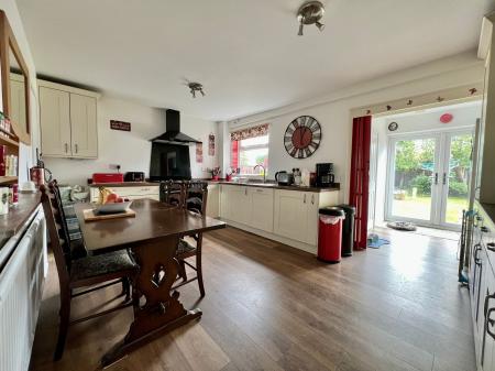 4 bedroom Detached house for sale in Reedings Road, Barrowby, NG32