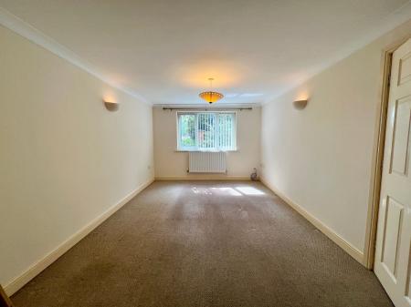 2 bedroom Flat for sale in University Court, Grantham, NG31