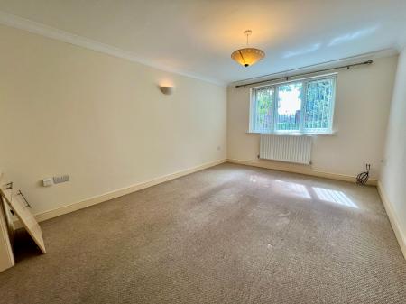 2 bedroom Flat for sale in University Court, Grantham, NG31