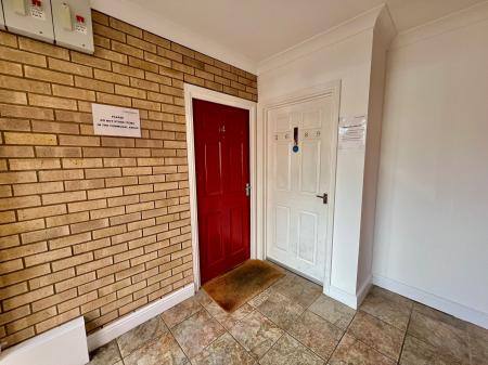 2 bedroom Flat for sale in University Court, Grantham, NG31