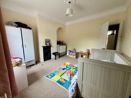 2 bedroom Terraced House for sale in Bridge End Road, Grantham, NG31