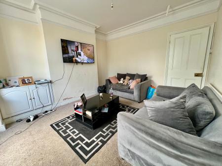 2 bedroom Terraced House for sale in Bridge End Road, Grantham, NG31