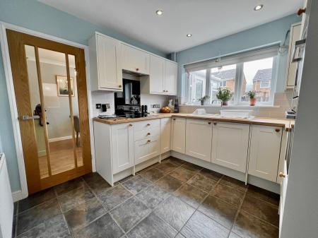 4 bedroom Detached house for sale in SOLD BY NEWTON FALLOWELL - Rosedale Drive