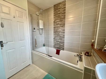 4 bedroom Detached house for sale in SOLD BY NEWTON FALLOWELL - Rosedale Drive
