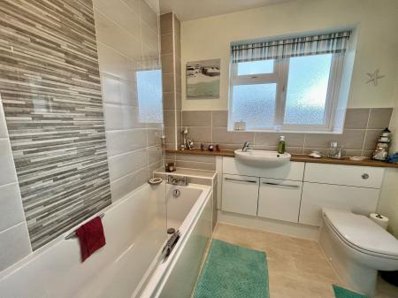 4 bedroom Detached house for sale in SOLD BY NEWTON FALLOWELL - Rosedale Drive