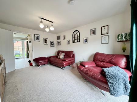 2 bedroom Semi-detached house for sale in Brisbane Drive, Grantham, NG31