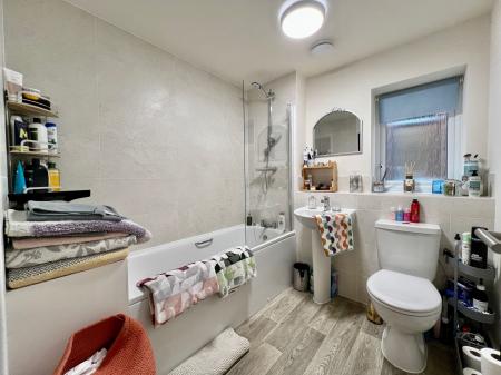 2 bedroom Semi-detached house for sale in Brisbane Drive, Grantham, NG31