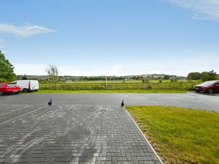 2 bedroom Semi-detached house for sale in Brisbane Drive, Grantham, NG31