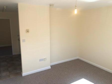 1 bedroom Flat to let in Oxford Street, Clifton Court Oxford Street, NG31