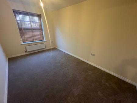 2 bedroom Flat to let in Hathersage Close, Grantham, NG31