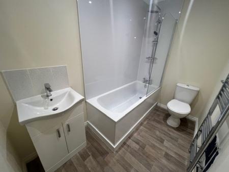 2 bedroom Flat to let in Hathersage Close, Grantham, NG31