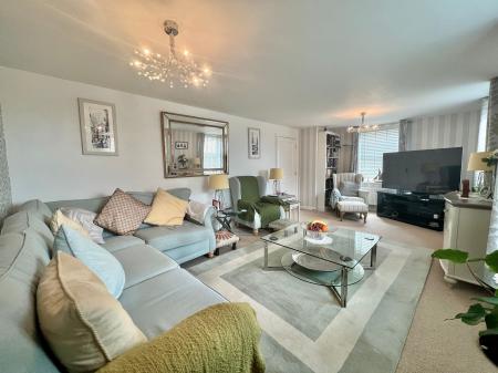 4 bedroom Detached house for sale in Knaresborough Drive, Grantham, NG31