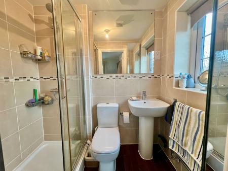 4 bedroom Detached house for sale in Knaresborough Drive, Grantham, NG31