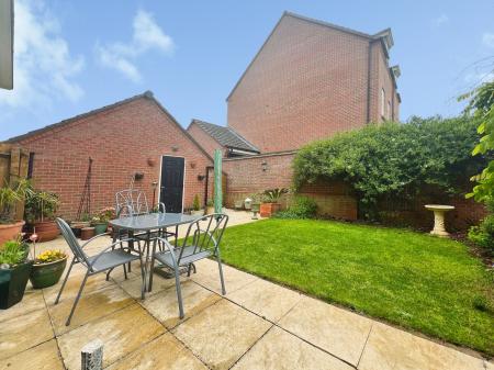4 bedroom Detached house for sale in Knaresborough Drive, Grantham, NG31