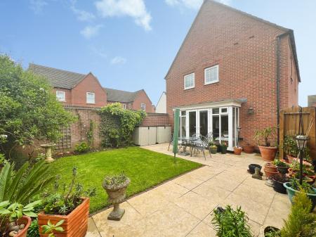 4 bedroom Detached house for sale in Knaresborough Drive, Grantham, NG31