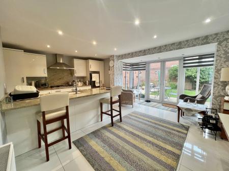 4 bedroom Detached house for sale in Knaresborough Drive, Grantham, NG31