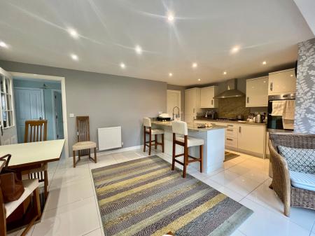 4 bedroom Detached house for sale in Knaresborough Drive, Grantham, NG31