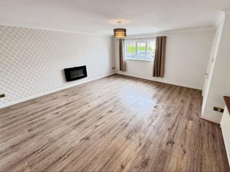 3 bedroom Terraced House to let in High Street, Great Gonerby, NG31