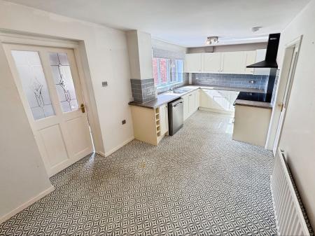 3 bedroom Terraced House to let in High Street, Great Gonerby, NG31