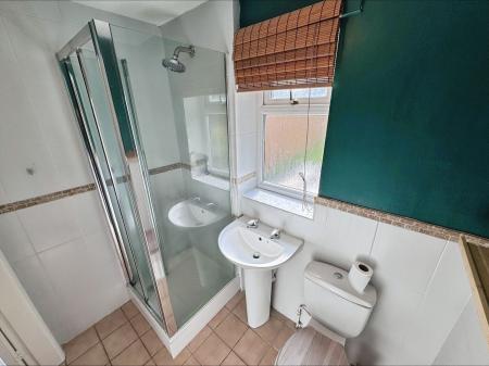 3 bedroom Terraced House to let in High Street, Great Gonerby, NG31