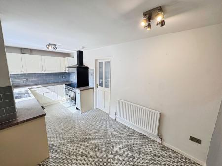 3 bedroom Terraced House to let in High Street, Great Gonerby, NG31