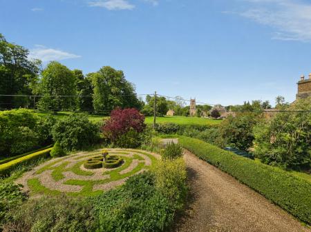 4 bedroom Detached house for sale in Park Lane, Denton, NG32