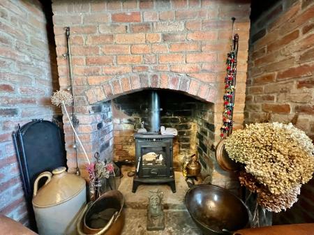 4 bedroom Detached house for sale in Park Lane, Denton, NG32