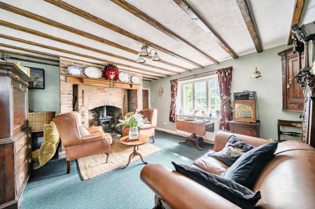 4 bedroom Detached house for sale in Park Lane, Denton, NG32