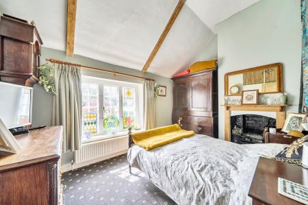 4 bedroom Detached house for sale in Park Lane, Denton, NG32