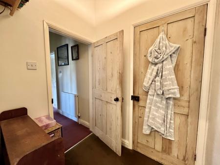 4 bedroom Detached house for sale in Park Lane, Denton, NG32