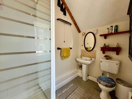4 bedroom Detached house for sale in Park Lane, Denton, NG32