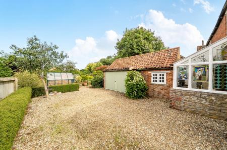 4 bedroom Detached house for sale in Park Lane, Denton, NG32