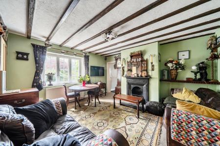 4 bedroom Detached house for sale in Park Lane, Denton, NG32
