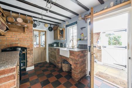 4 bedroom Detached house for sale in Park Lane, Denton, NG32