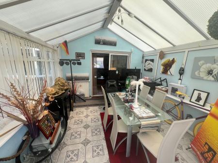 3 bedroom Semi-detached house to let in Byron Avenue, Grantham, NG31