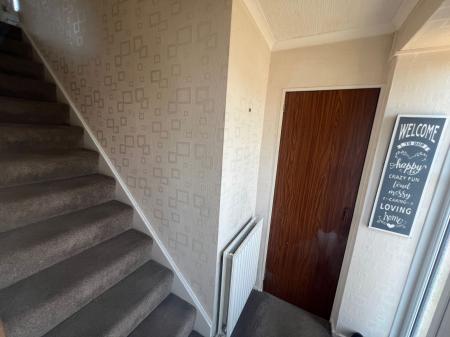 3 bedroom Semi-detached house to let in Byron Avenue, Grantham, NG31