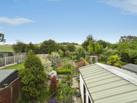 4 bedroom Terraced House for sale in Tennyson Avenue, Grantham, NG31