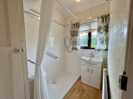 4 bedroom Terraced House for sale in Tennyson Avenue, Grantham, NG31