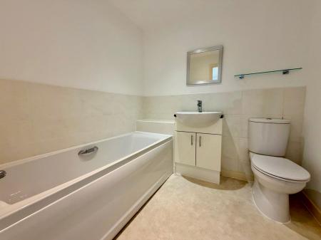 4 bedroom Terraced House for sale in Watt Avenue, Colsterworth, NG33