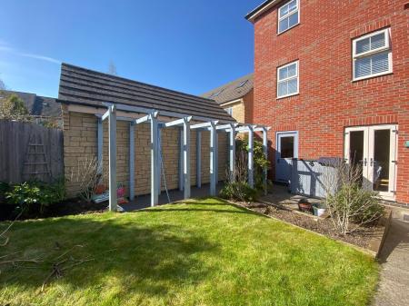4 bedroom Terraced House for sale in Watt Avenue, Colsterworth, NG33