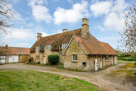 4 bedroom Detached house for sale in Blacksmith Lane, Welby, NG32