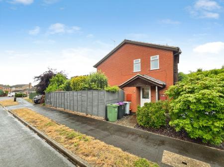2 bedroom Semi-detached house for sale in Wentworth Drive, Grantham, NG31