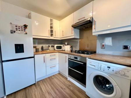 2 bedroom Semi-detached house for sale in Wentworth Drive, Grantham, NG31