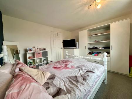 2 bedroom Semi-detached house for sale in Wentworth Drive, Grantham, NG31