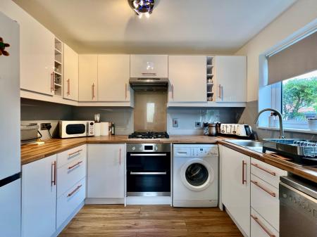 2 bedroom Semi-detached house for sale in Wentworth Drive, Grantham, NG31